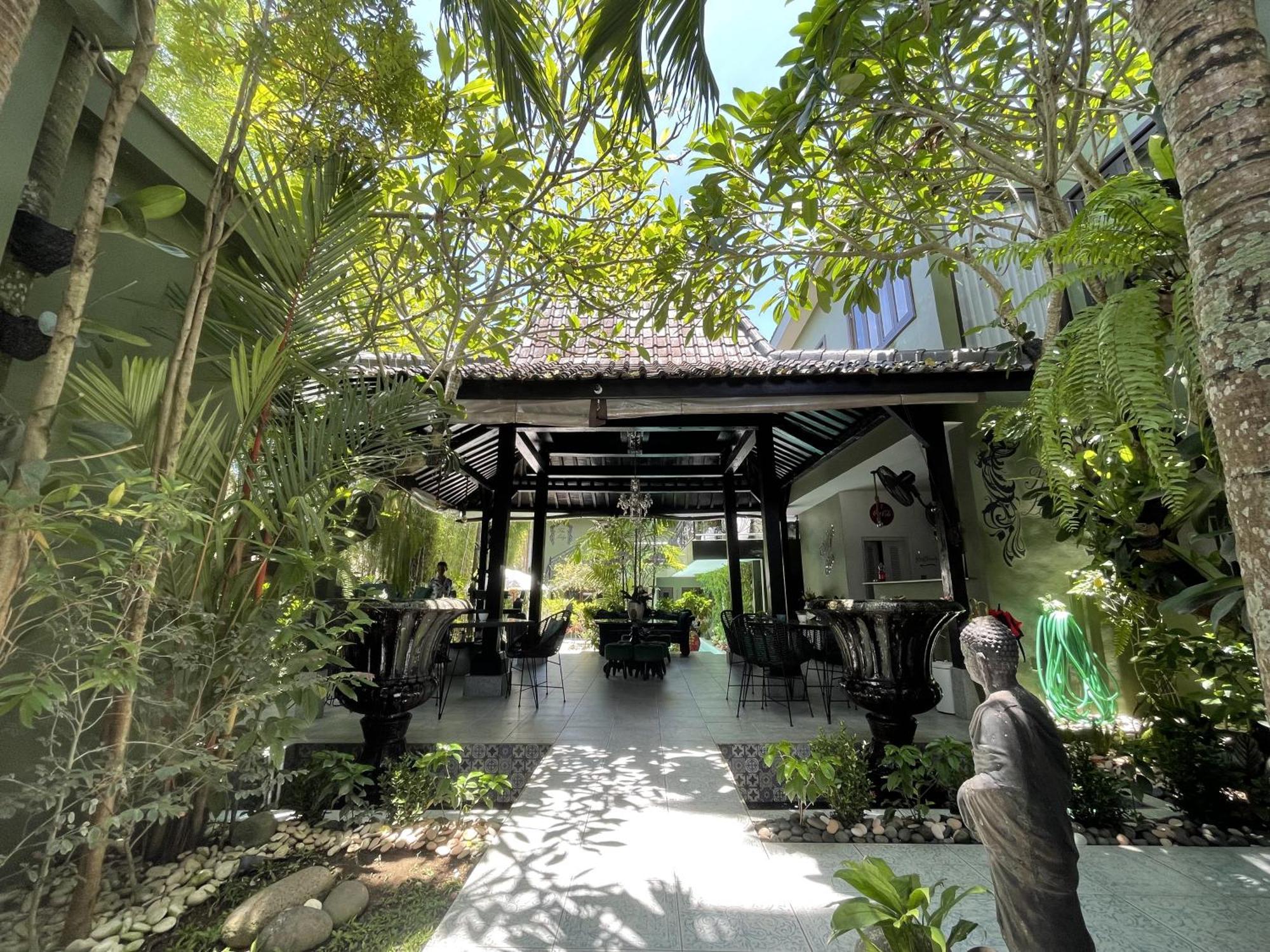 The Lodge Canggu Denpasar Exteriör bild